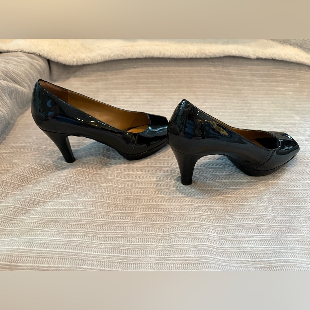 Clark’s Black Patent Peep-Toe Women’s Heels - Picture 3 of 5